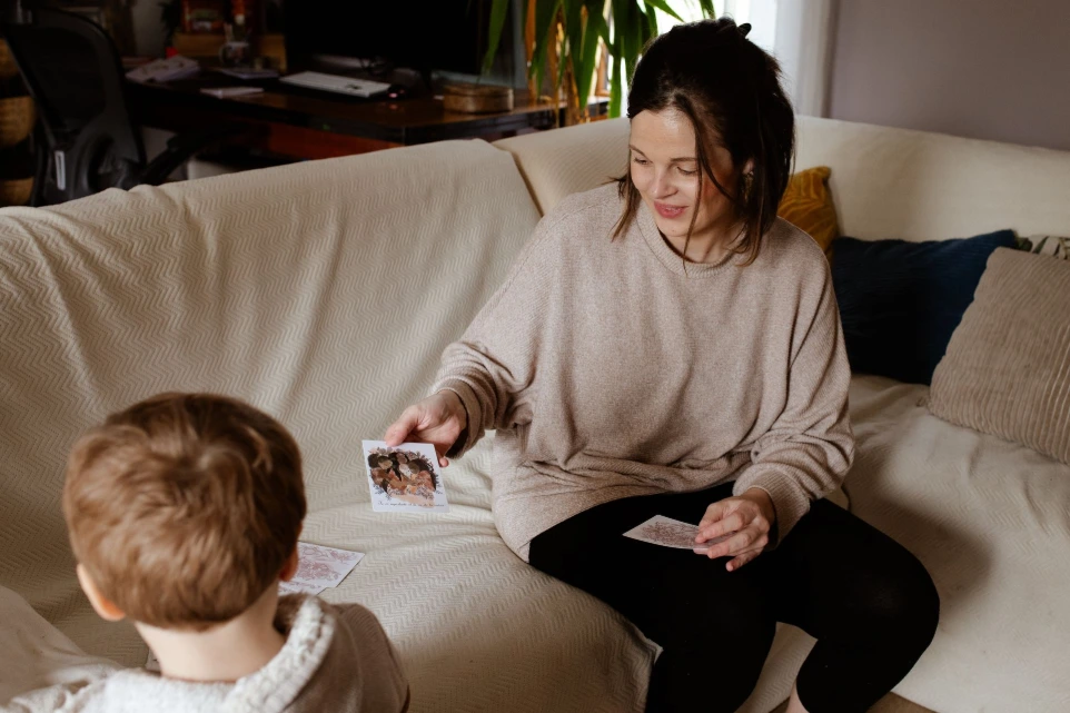 Tirage de carte après un accompagenement à la parentalité Pauline, doula et accompagnante périnatal à Albi